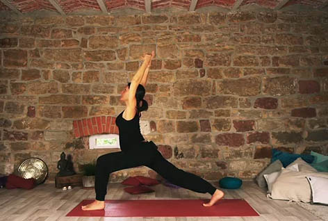 Energetisierender Halbmond-Flow